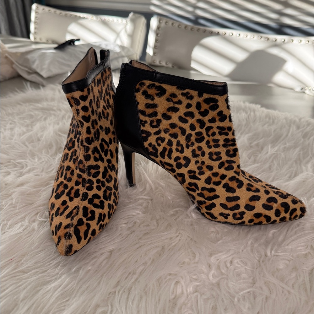 Adrienne Vittadini Leopard Print Heeled Ankle Boots 6.5 - never used